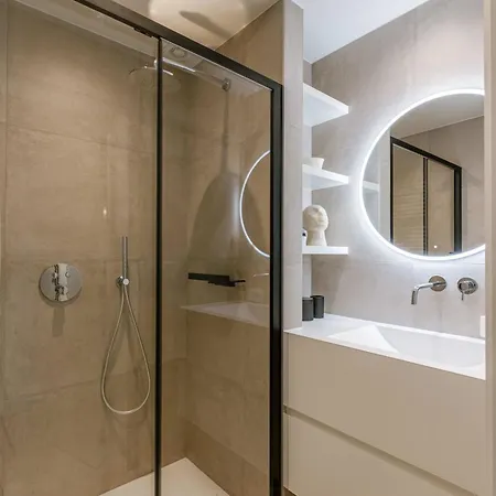 Apartamento Huswell - Elegant And Stylish Retreat With Sea View